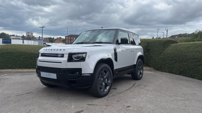 Land Rover Defender 3.0 D350 X-Dynamic HSE 90 3dr Auto Diesel Estate - Image 48